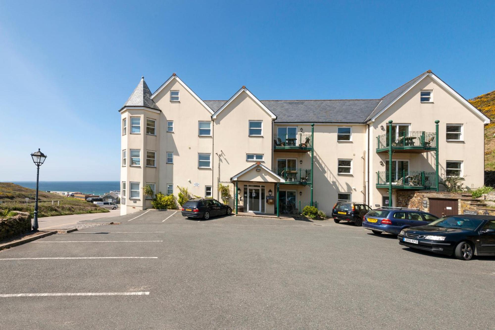 Beachcombers Apartments Newquay  Exterior photo